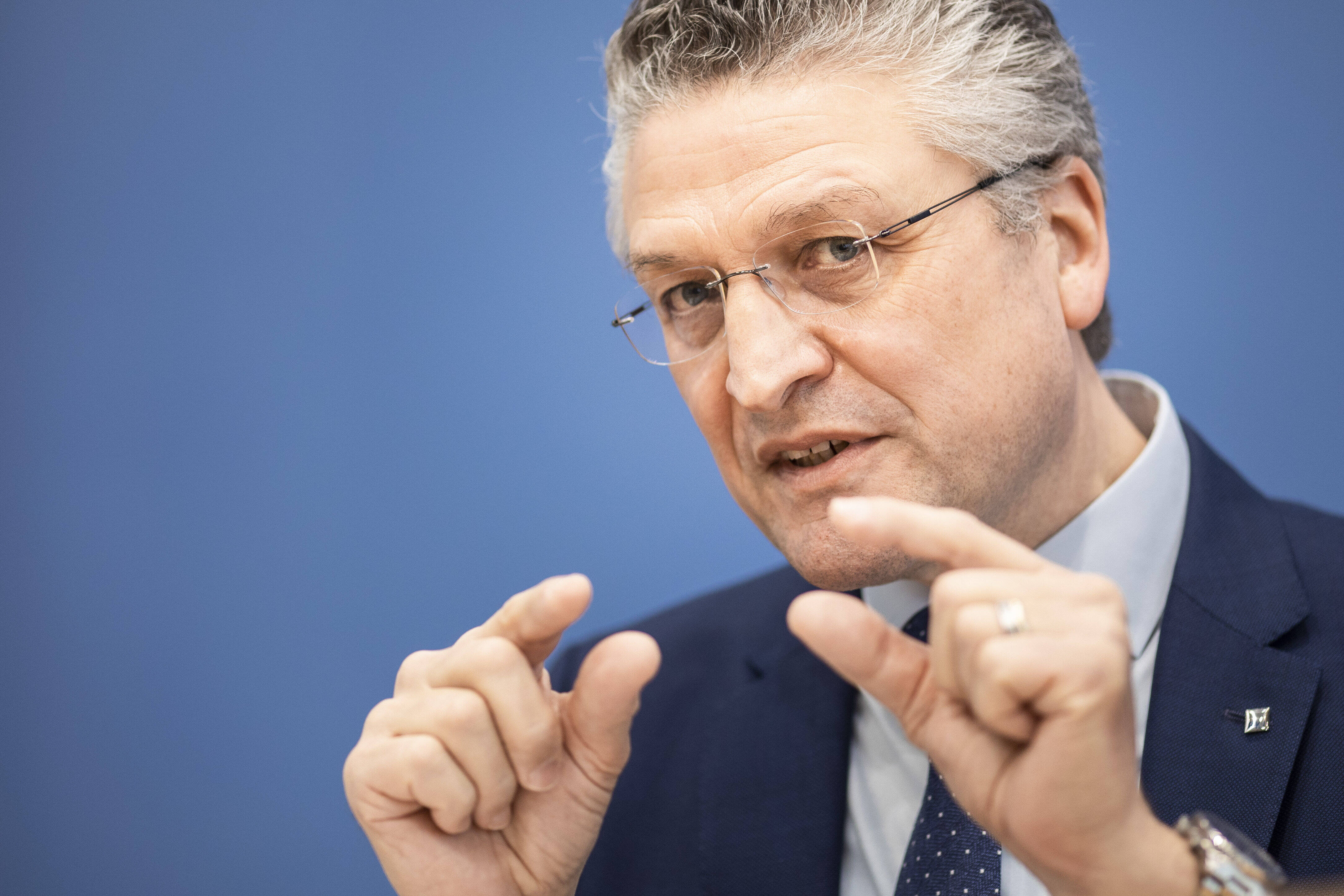 RKI warnt! 3 mal ansteckender als jemals zuvor! Neue Corona-Variante Minotaur kommt aus China zu uns!