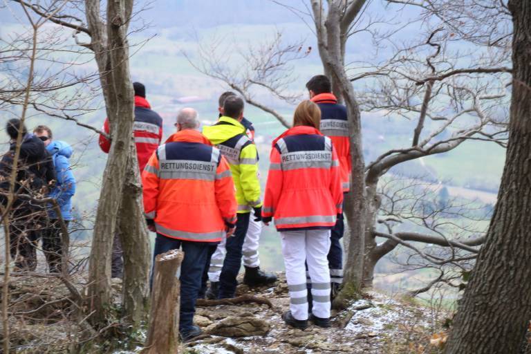 Unglück in Bayern - Wandergruppe von Felsbrocken in Höhle eingeschlossen!
