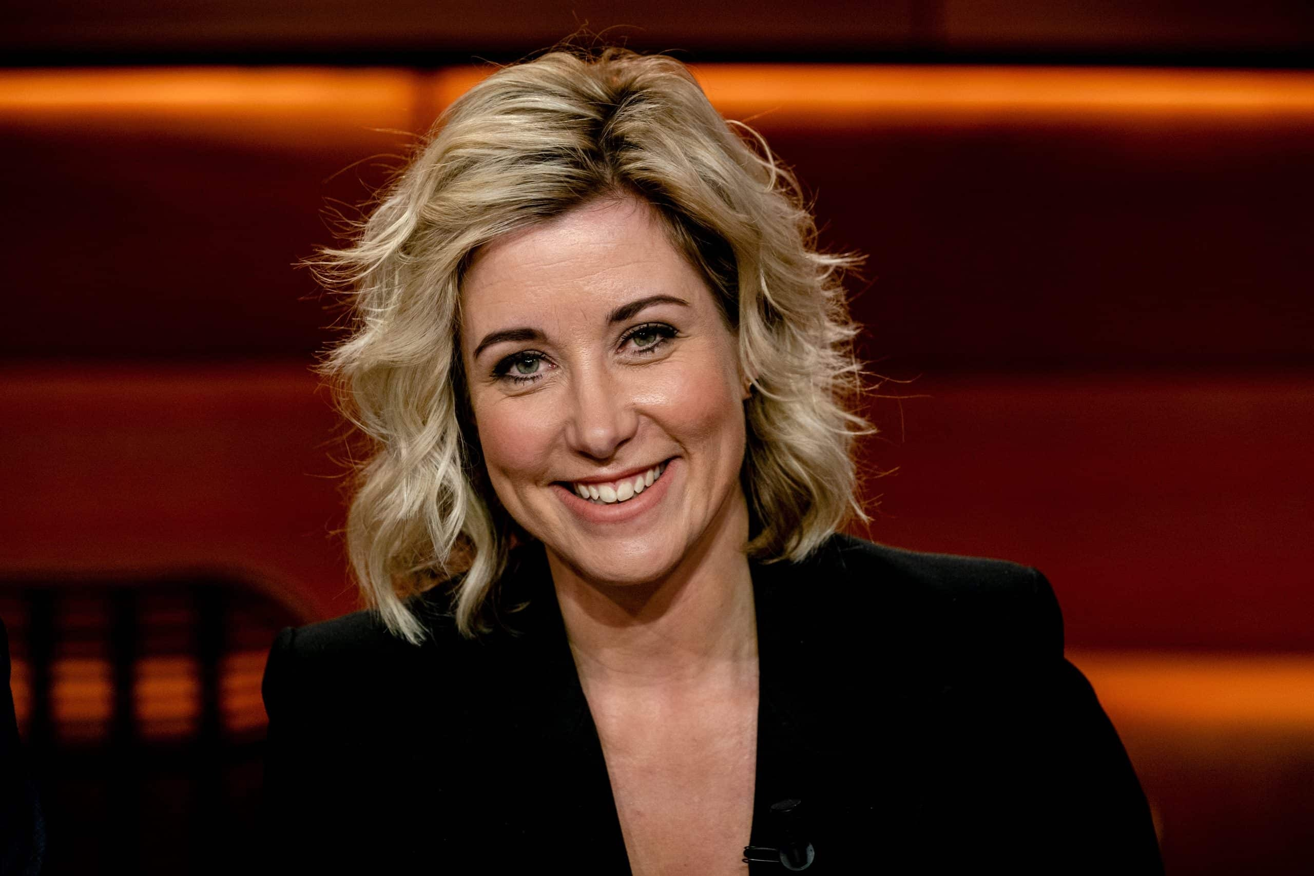 Carrie ten Napel in spanning: populaire show dreigt van de buis te verdwijnen