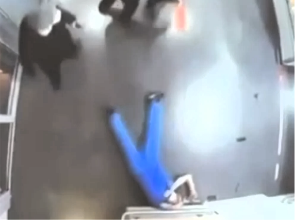 Berlin: Arzt und Pfleger in Notaufnahme verprügelt - Angehörige drehen durch!