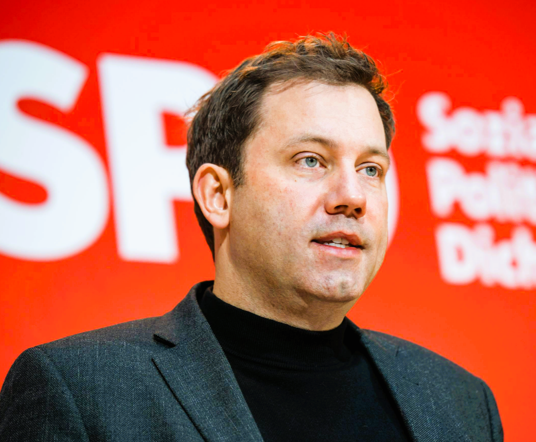 Schwarz-Rot verliert die Mehrheit – Beliebtheit von Kanzler und Vize-Kanzler sinkt weiter