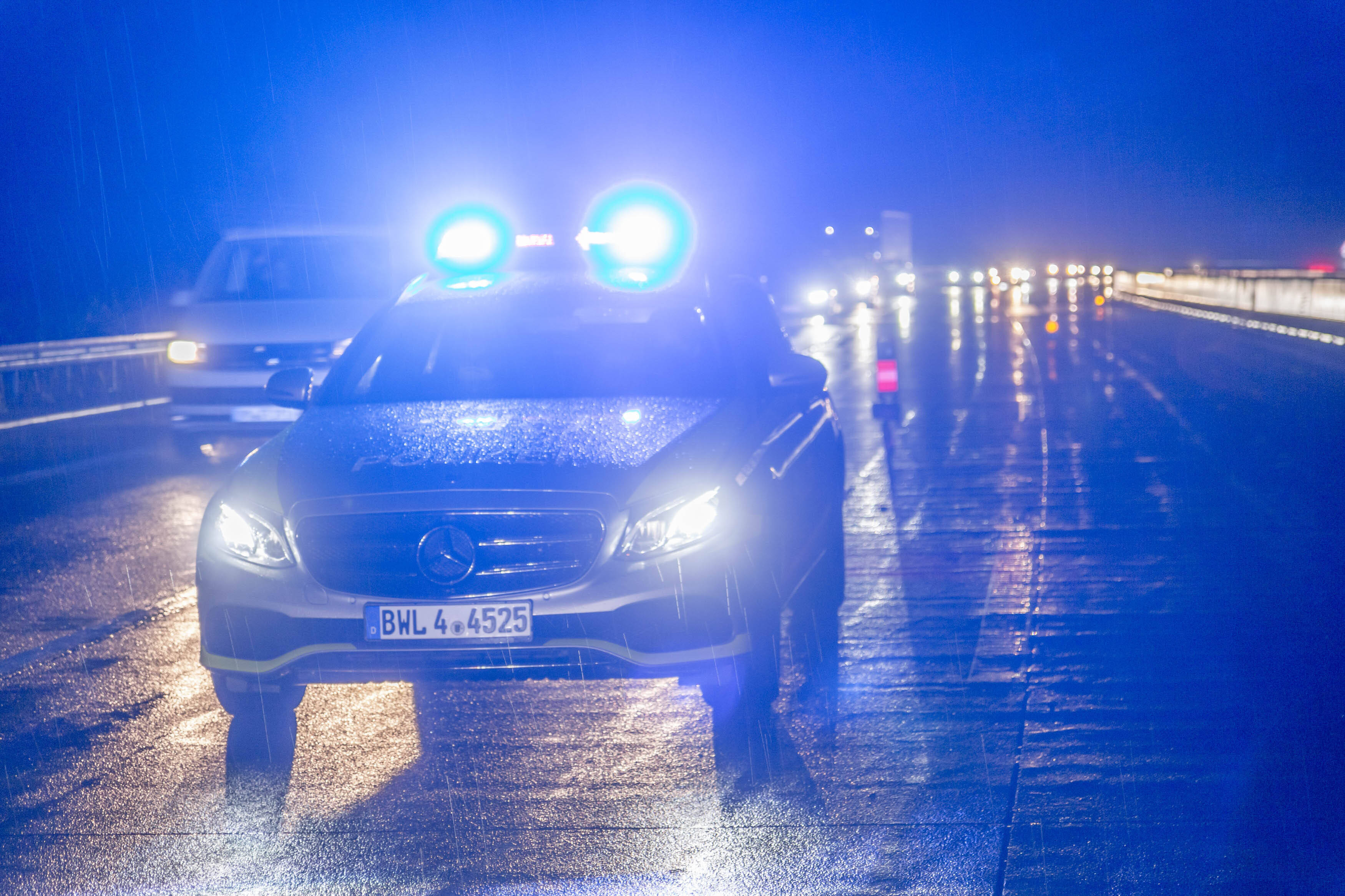 Lehrerin auf A9 erschossen! Mutter und Lehrerin findet trauriges Ende - nun kommt die Wahrheit ans Licht